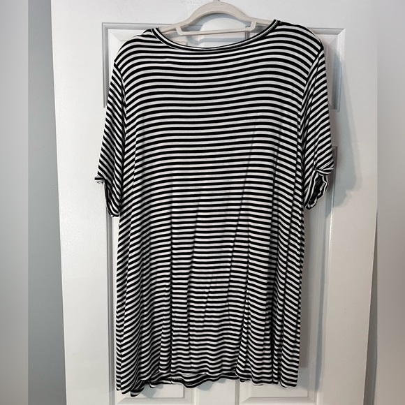 Cable & Gauge Monochrome Striped Short Sleeve Top - Picture 4 of 6